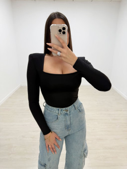 TOP LICRA HOMBRERAS NEGRO