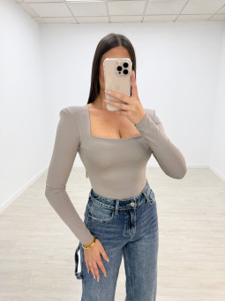 TOP LICRA HOMBRERAS TOUPE