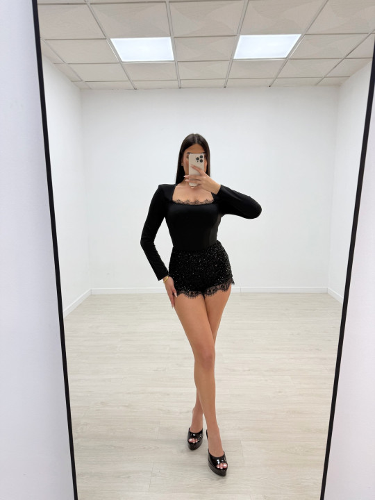 SHORT BRILLO ENCAJE NEGRO