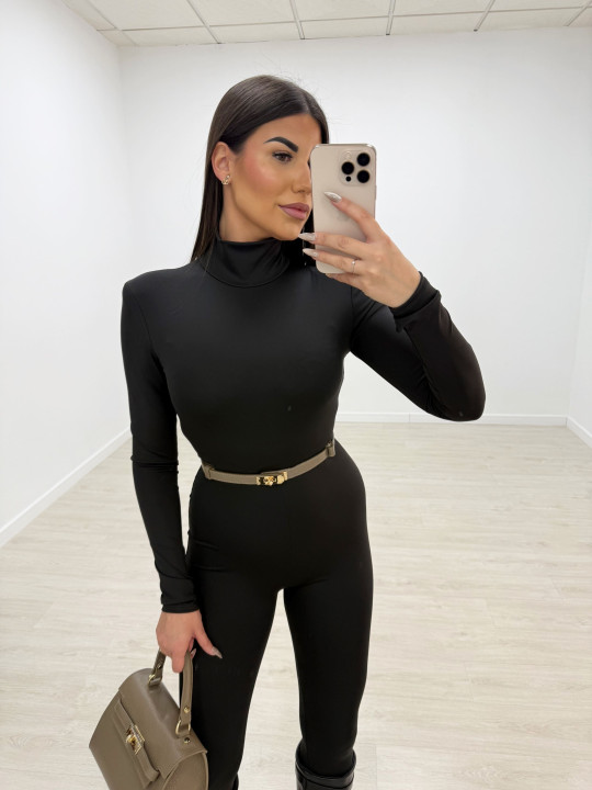 MONO LICRA AJUSTADO CON HOMBRERAS NEGRO