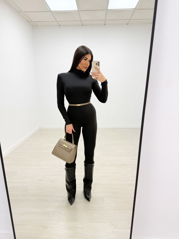 copy of MONO LICRA AJUSTADO CON HOMBRERAS NEGRO