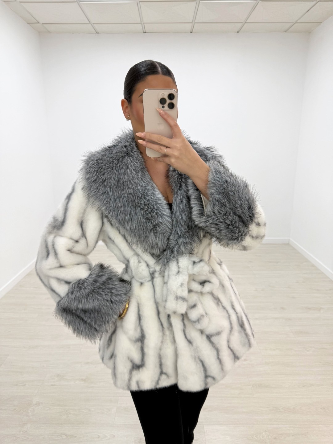 ABRIGO PELO LAZADA BLANCO+GRIS