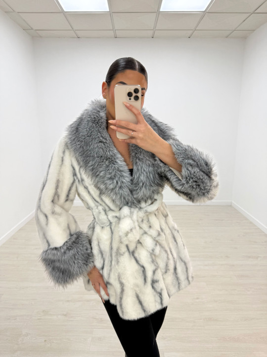 ABRIGO PELO LAZADA BLANCO+GRIS