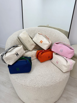 BOLSO NECESER H ASA RELIEVE