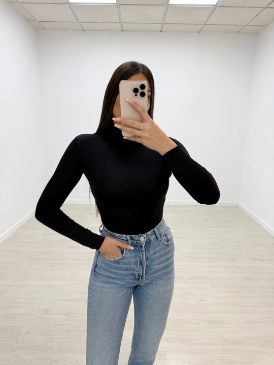 CAMISETA BÁSICA LICRA NEGRA