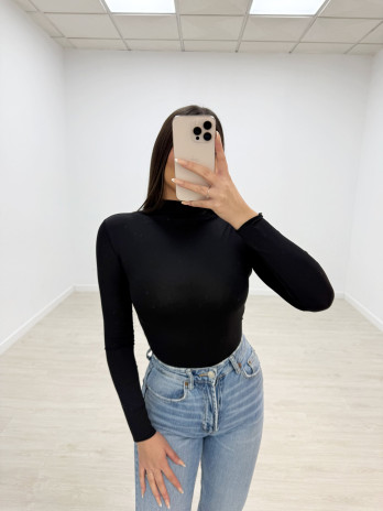 CAMISETA BÁSICA LICRA NEGRA