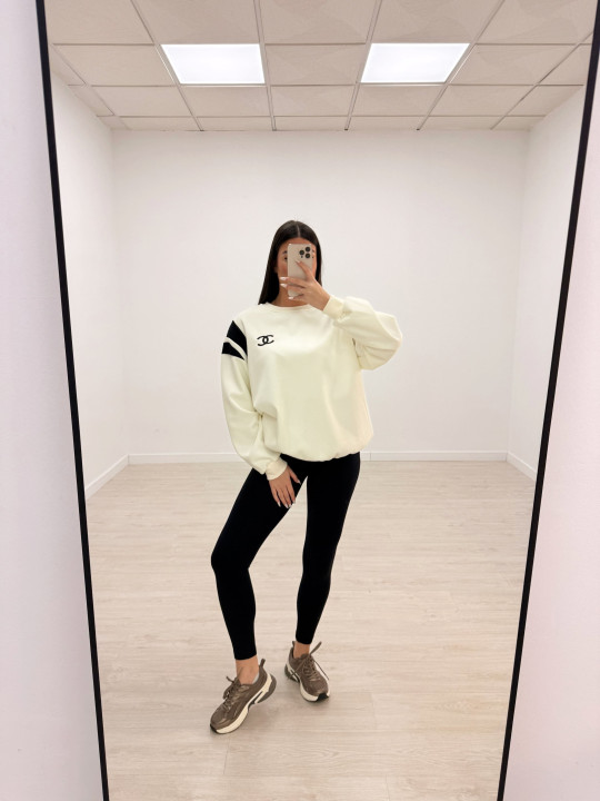 SUDADERA CHANEL BLANCA