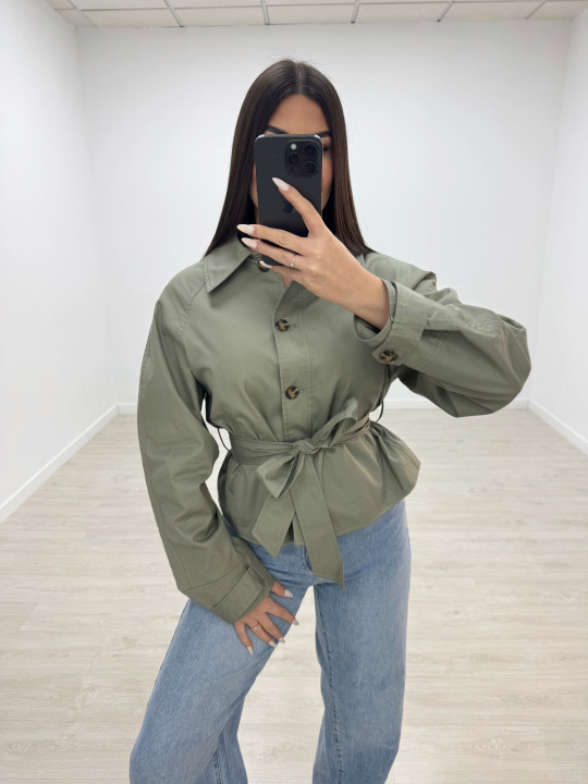 CHAQUETA GABARDINA CROP VERDE