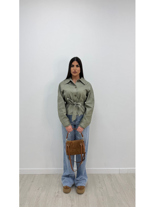 CHAQUETA GABARDINA CROP VERDE