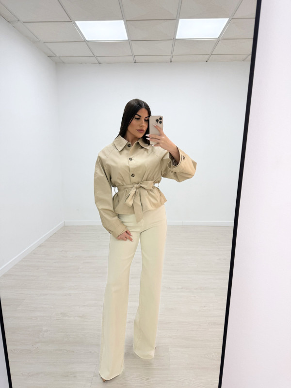 CHAQUETA GABARDINA CROP CAMEL