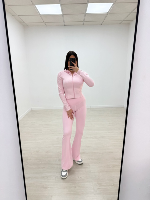 CONJUNTO DEPORTIVO CAMPANA ROSA