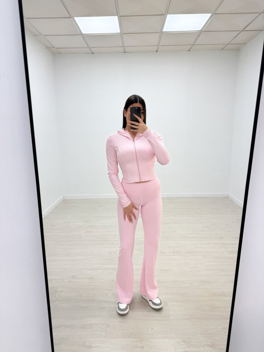 CONJUNTO DEPORTIVO CAMPANA ROSA