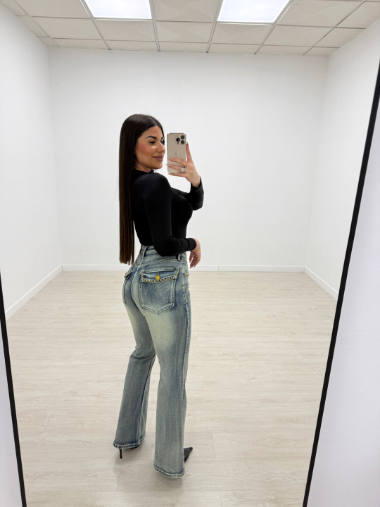 VAQUERO BOLSILLOS TACHAS