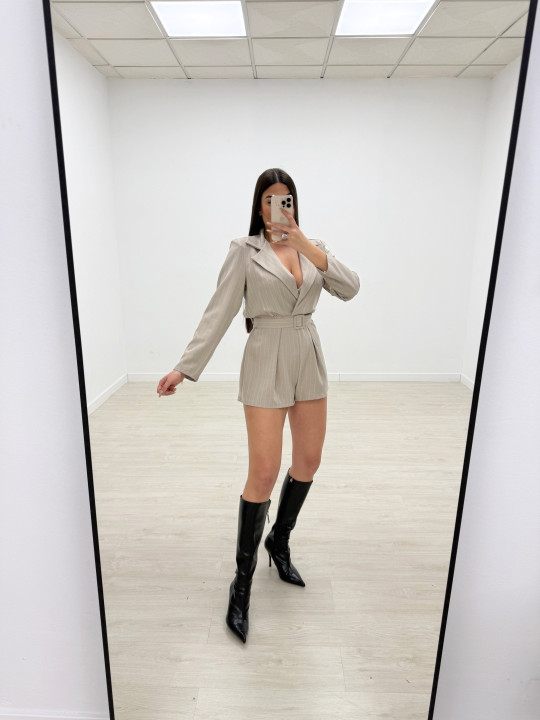 VESTIDO MONO RAYA DIPLOMÁTICA