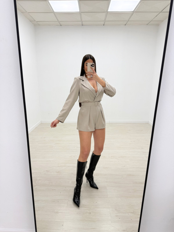 VESTIDO MONO RAYA DIPLOMÁTICA