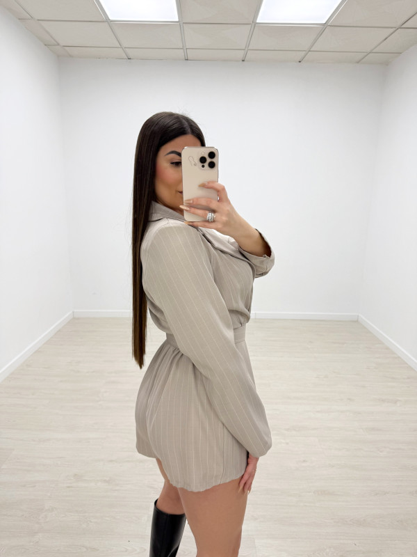 VESTIDO MONO RAYA DIPLOMÁTICA