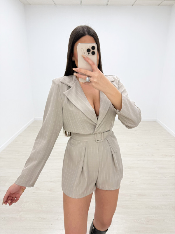 VESTIDO MONO RAYA DIPLOMÁTICA