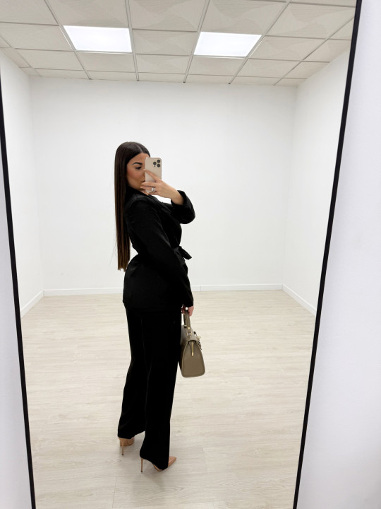 TRAJE SATÉN NEGRO