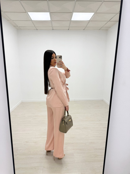 TRAJE SATÉN ROSA