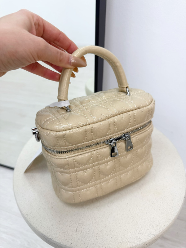 BOLSO TIPO NECESER BORDADO - BEIGE