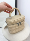 BOLSO TIPO NECESER BORDADO - BEIGE