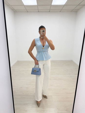 CHALECO DETALLE CINTURÓN - CELESTE