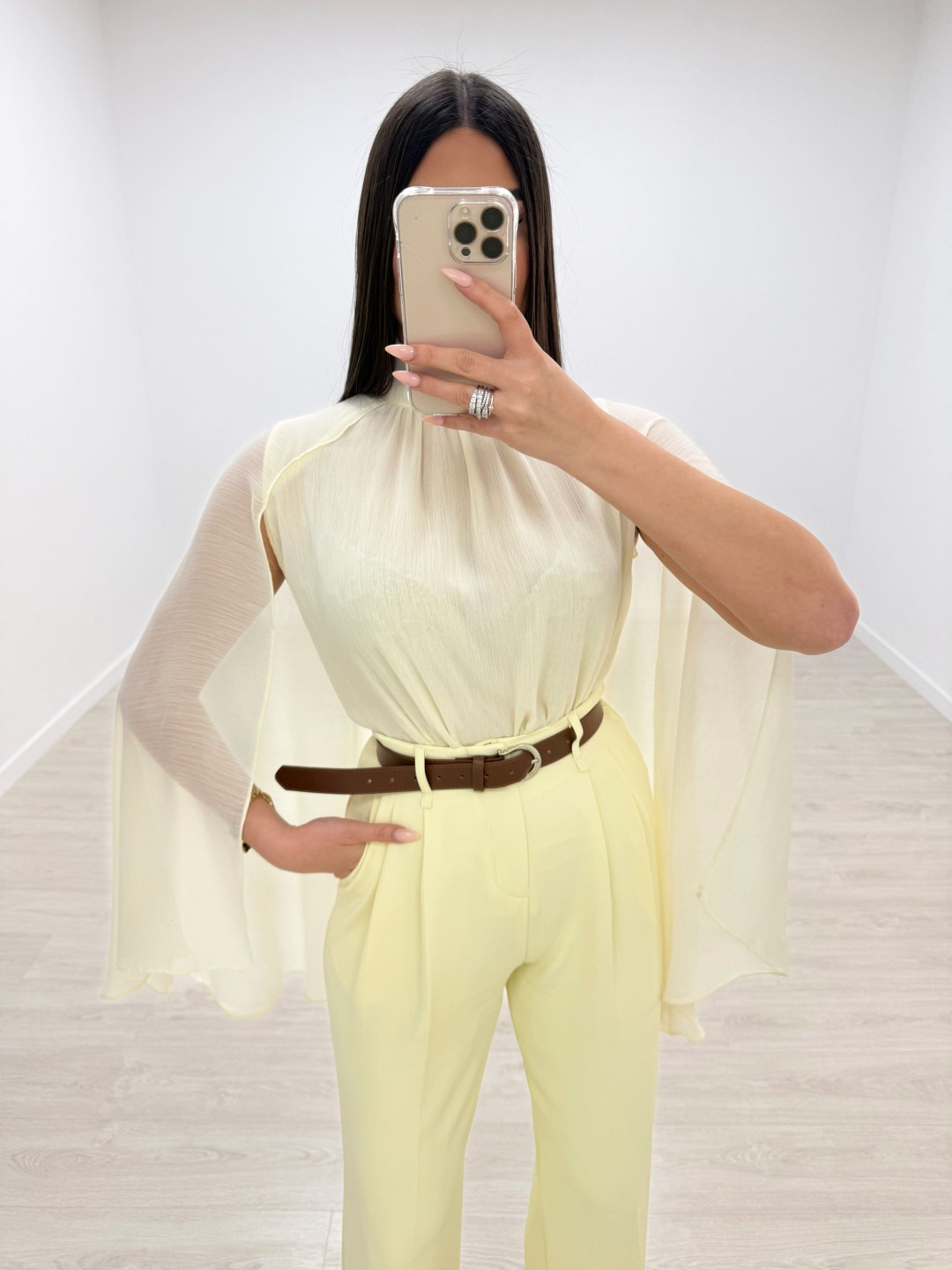 BLUSA CAPA EXCLUSIVA - CREMA