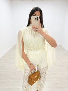BLUSA CAPA EXCLUSIVA - CREMA