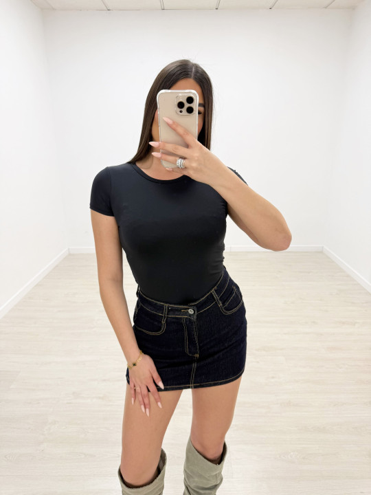 CAMISETA SKIM - NEGRA