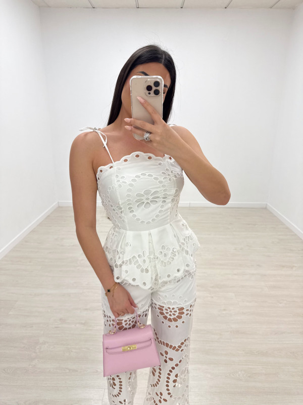 CONJUNTO BORDADO PERFORADO BLANCO