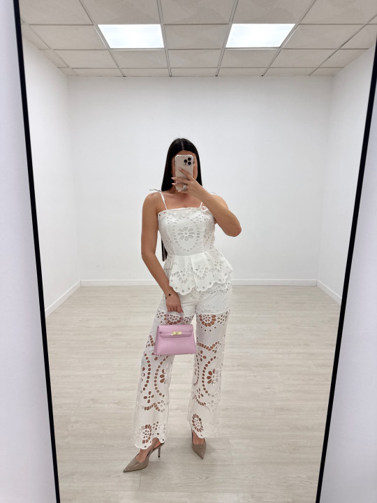 CONJUNTO BORDADO PERFORADO BLANCO