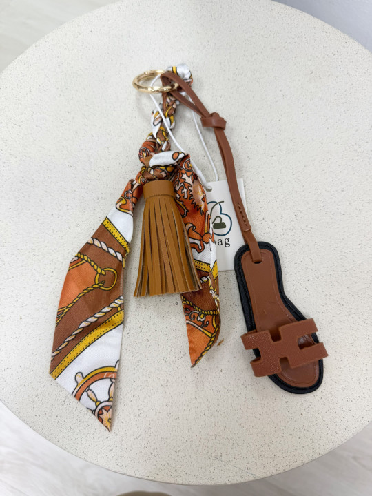 LLAVERO PALA H - MATERIAL (PIEL 100%)