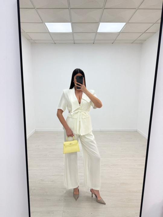TRAJE ABRIL - BLANCO