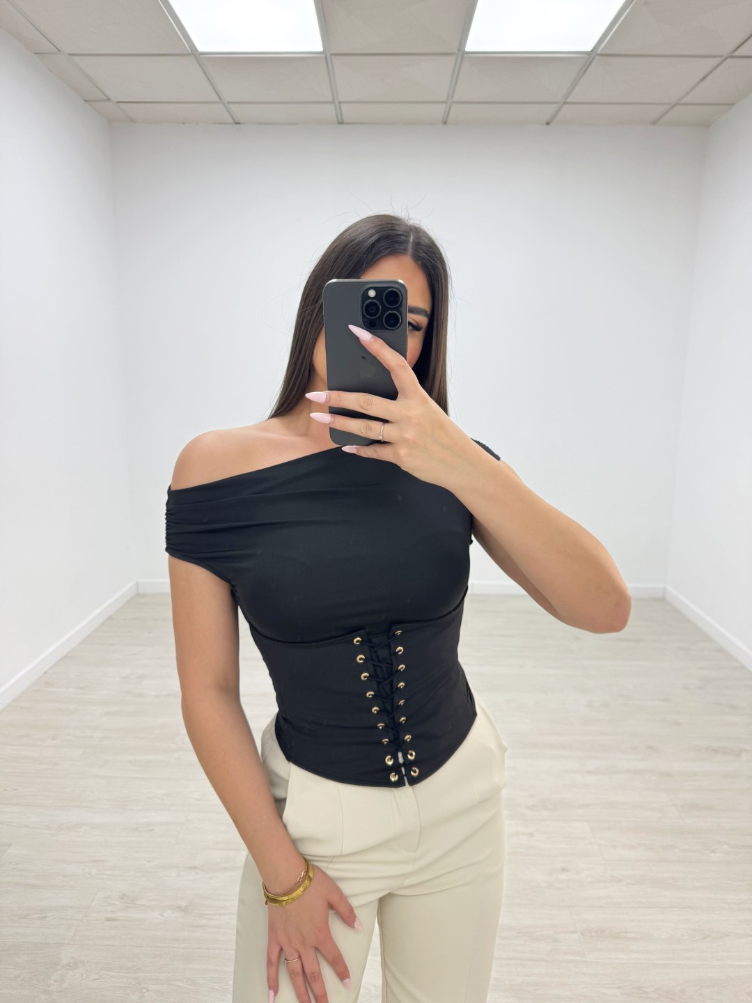 CAMISETA CORSÉ - NEGRA