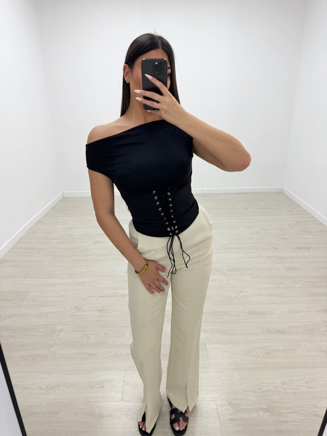 CAMISETA CORSÉ - NEGRA