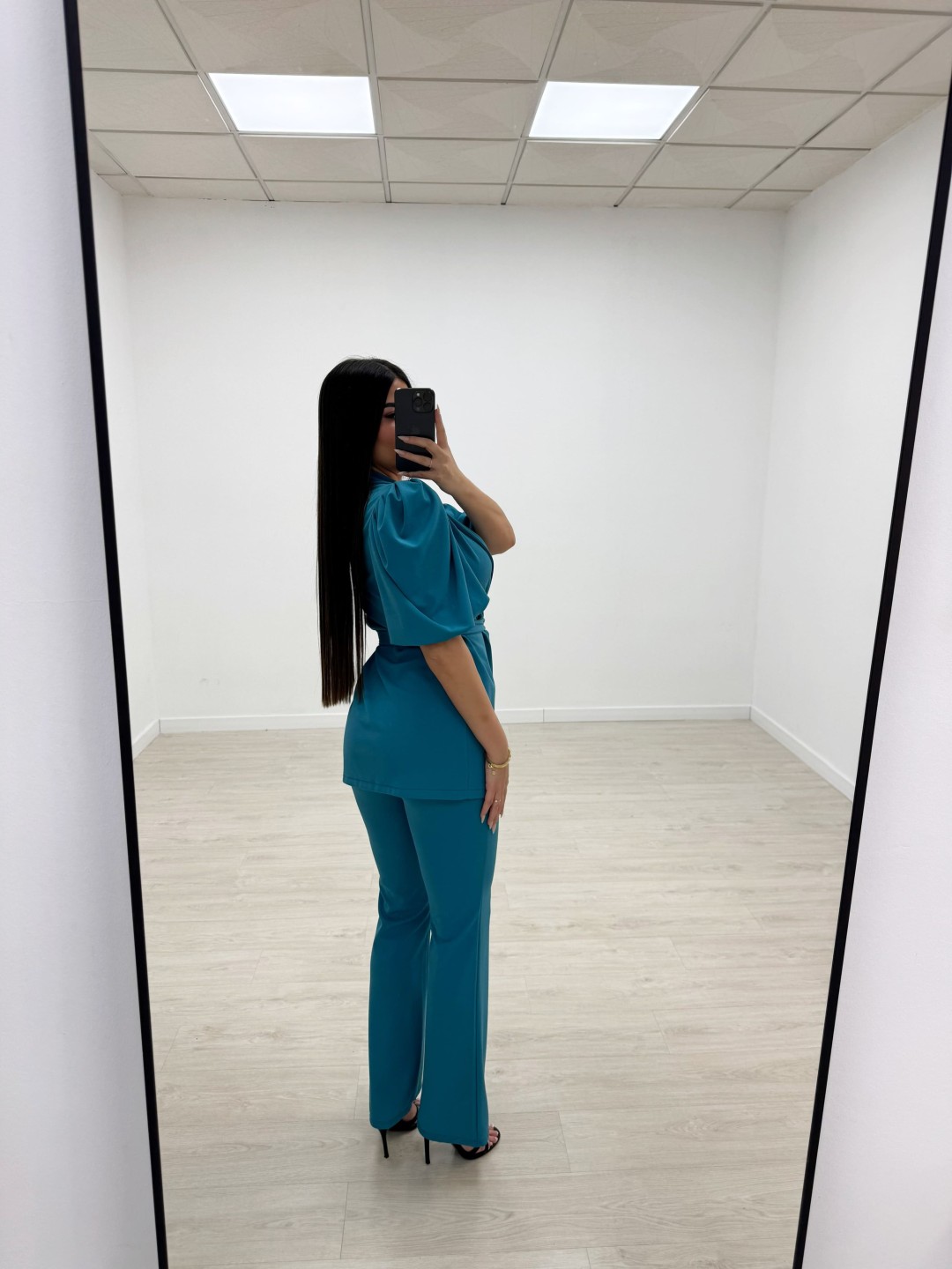 TRAJE TURQUESA