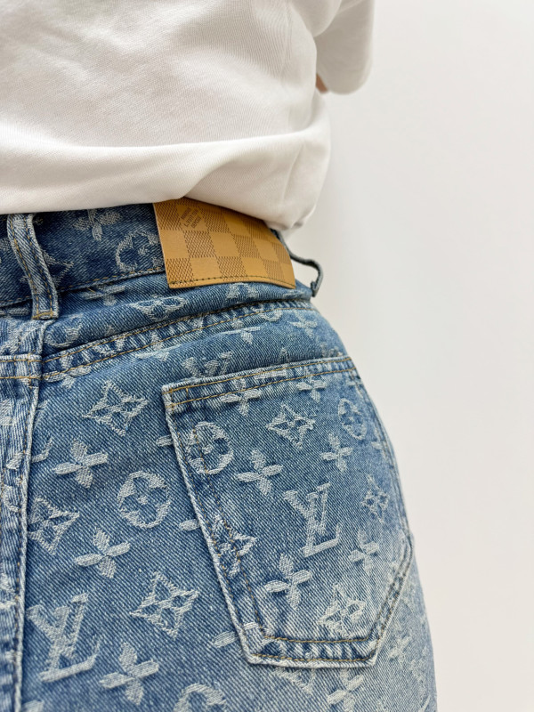 SHORT LV
