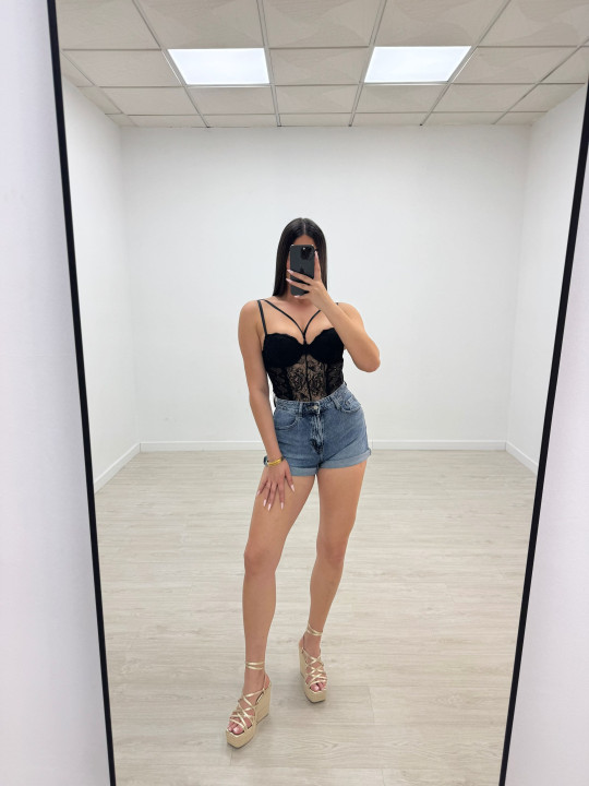 SHORT MINI LEVIS