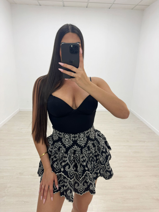 FALDA SANTORINI BORDADA - NEGRO