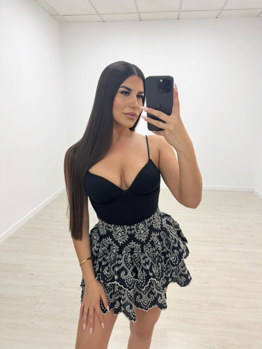 FALDA SANTORINI BORDADA - NEGRO