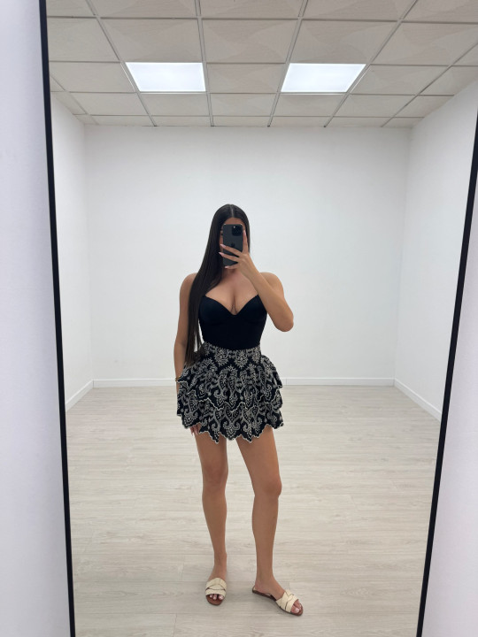 FALDA SANTORINI BORDADA - NEGRO