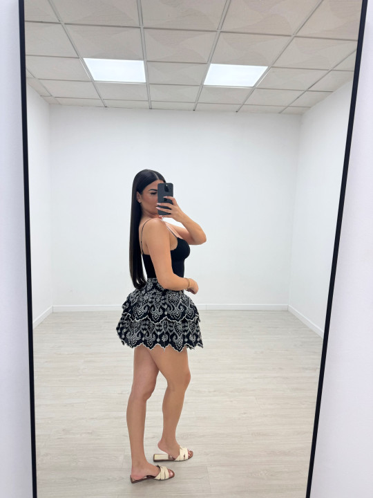 FALDA SANTORINI BORDADA - NEGRO
