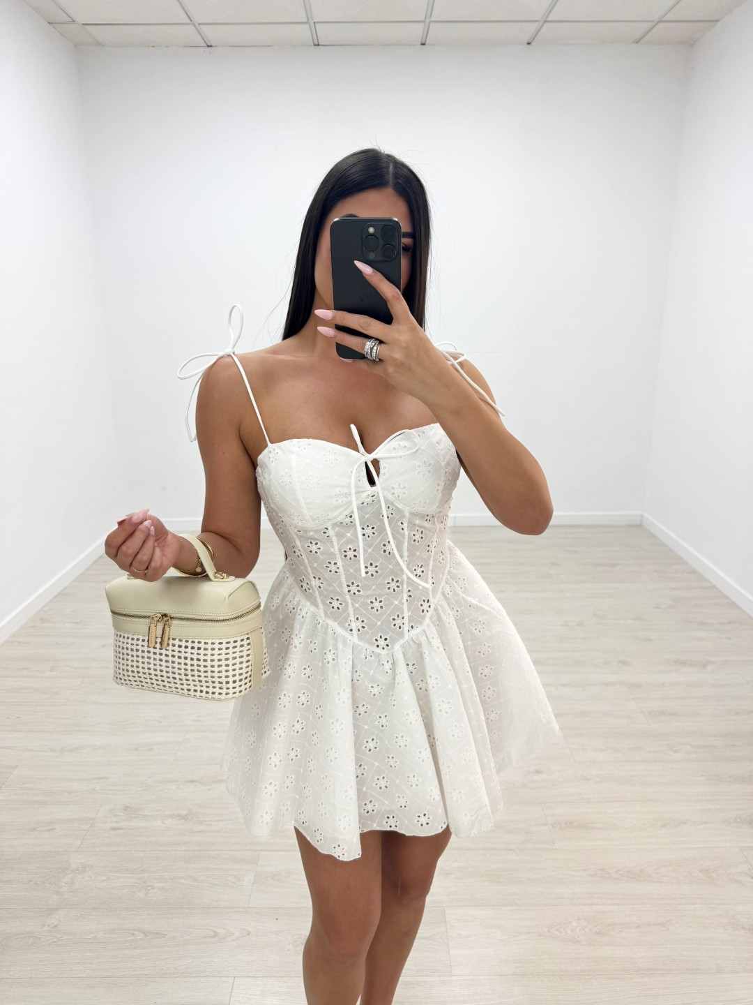 VESTIDO BORDADO COQUET