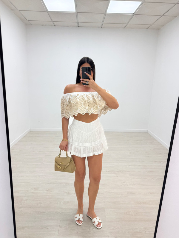 TOP BARDOT BORDADO - BLANCO Y BEIGE