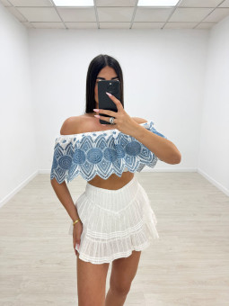 TOP BARDOT BORDADO - CELESTE