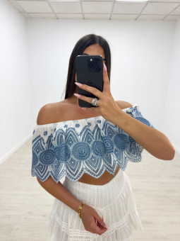 TOP BARDOT BORDADO - CELESTE