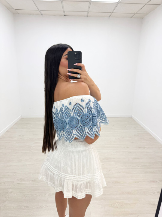TOP BARDOT BORDADO - CELESTE