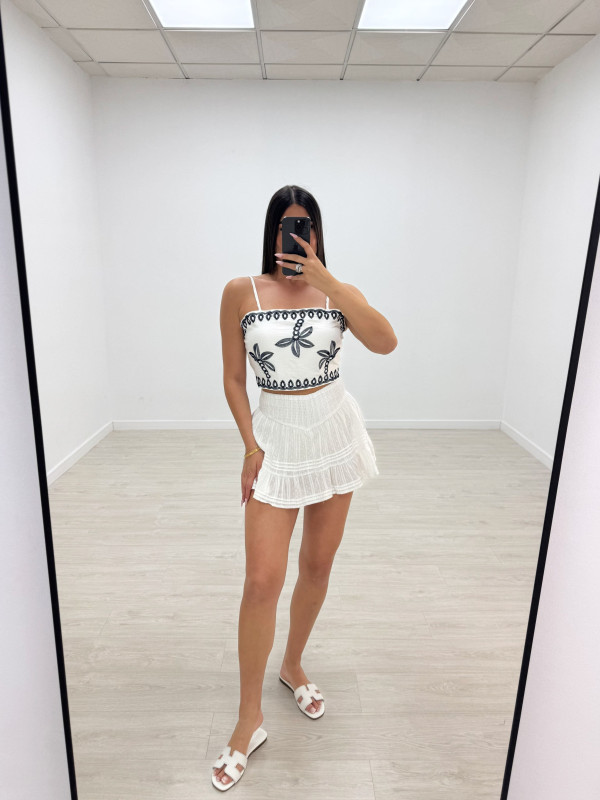 FALDA MINI BORDADA BLANCA