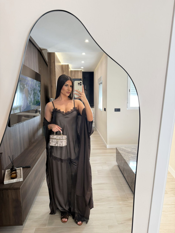 CONJUNTO EXCLUSIVO SATINADO ENCAJE - MARRÓN