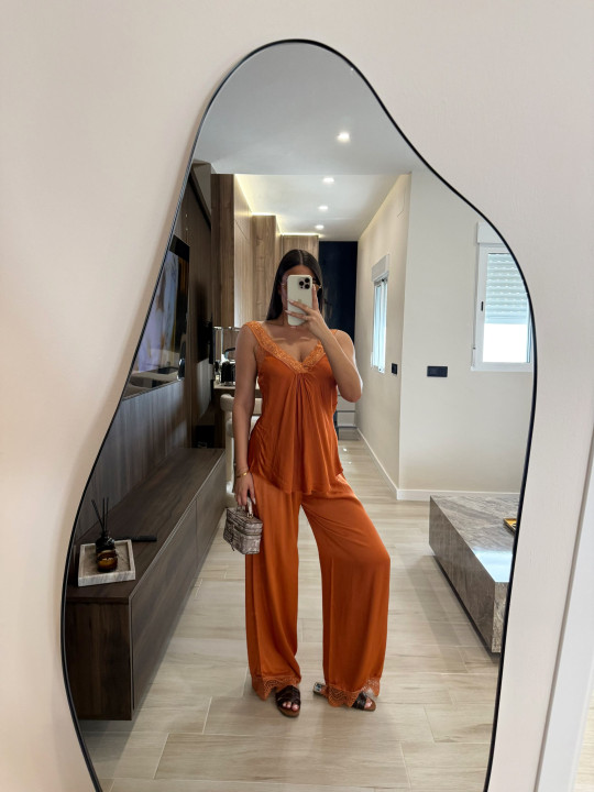 CONJUNTO EXCLUSIVO SATINADO ENCAJE 2.0 - CALDERA